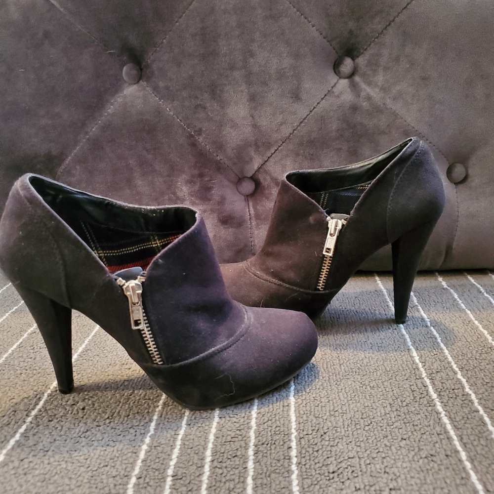 Like new!  Fergalicious heeled ankle boots